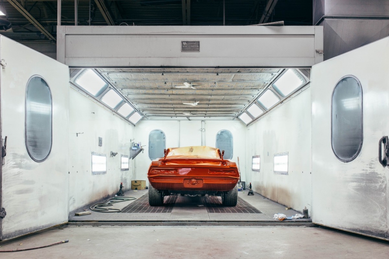 carrosserie--min_car_restoration_project_paint_garage-1287111